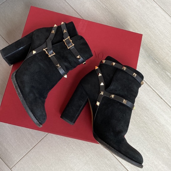 Valentino Black Rockstud City Suede Studded Ankle Heel Boots/Booties